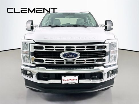Used 2024 Ford F250 XLT w/ FX4 Off-Road Package AWD/4WD image 3