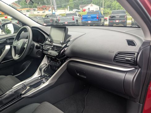 Used 2024 Mitsubishi Eclipse Cross LE AWD/4WD image 28