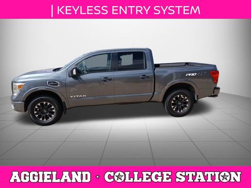 Used 2017 Nissan Titan PRO-4X w/ Pro-4x Convenience Package image 7
