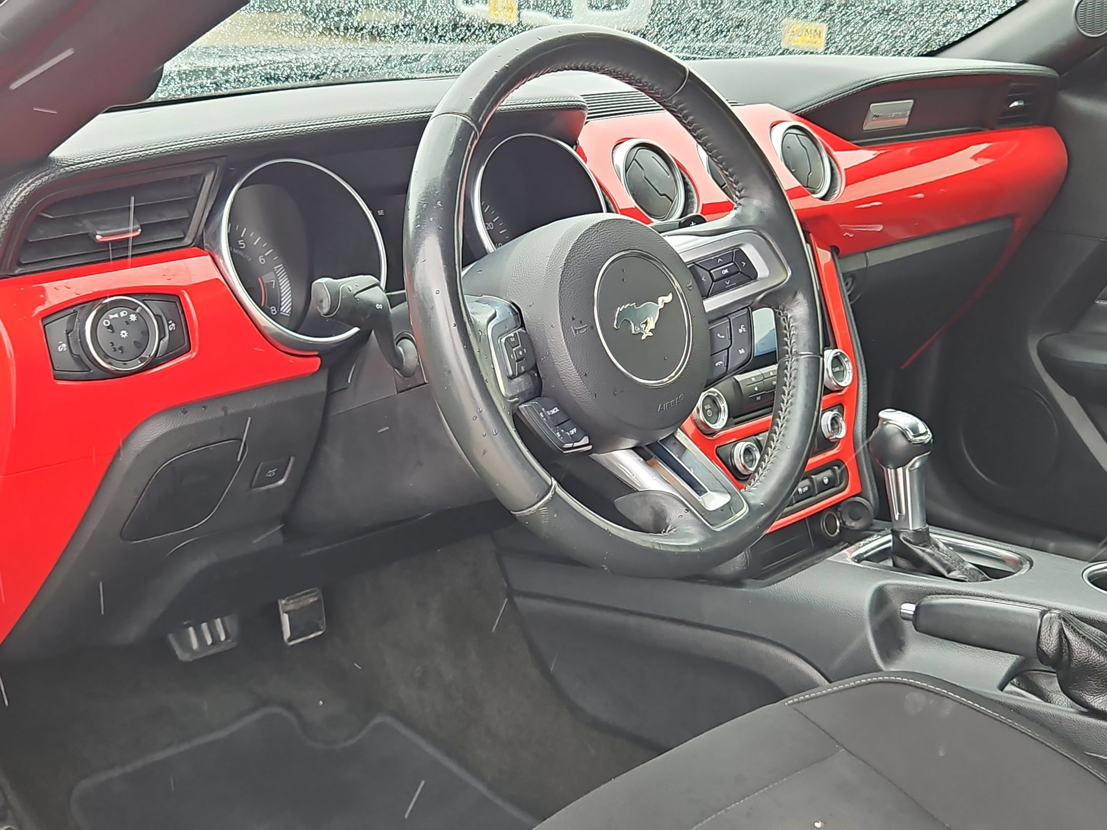 Used 2018 Ford Mustang Coupe RWD image 10