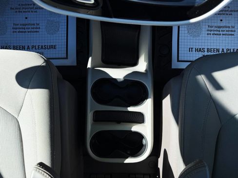 Used 2017 Chrysler Pacifica Touring image 26