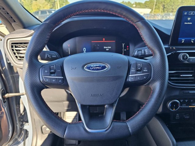 Used 2025 Ford Escape ST-Line Select AWD/4WD image 17