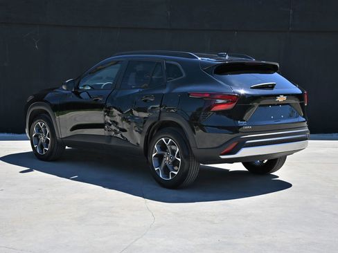 Used 2024 Chevrolet Trax LT image 5