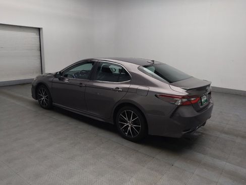 Used 2022 Toyota Camry SE image 3