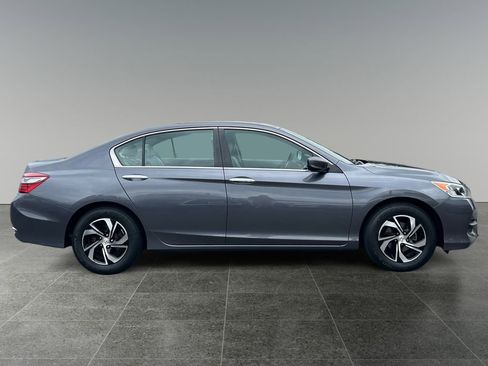 Used 2017 Honda Accord LX image 11