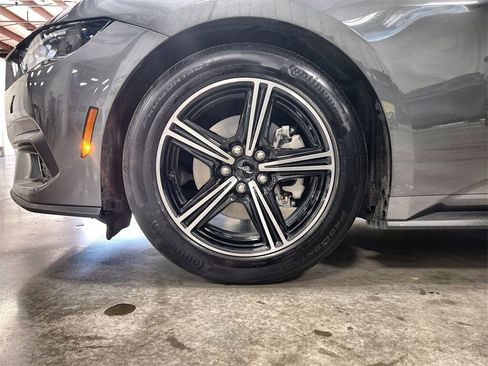 Used 2025 Ford Mustang Coupe image 12