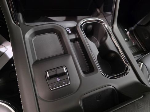 New 2026 GMC Sierra 2500 AT4X w/ LPO, Black Badging Package image 23