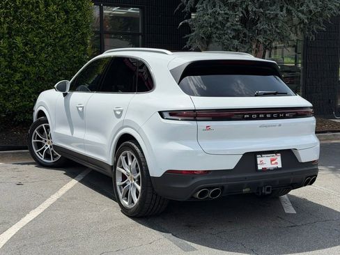 Used 2024 Porsche Cayenne S AWD/4WD image 19