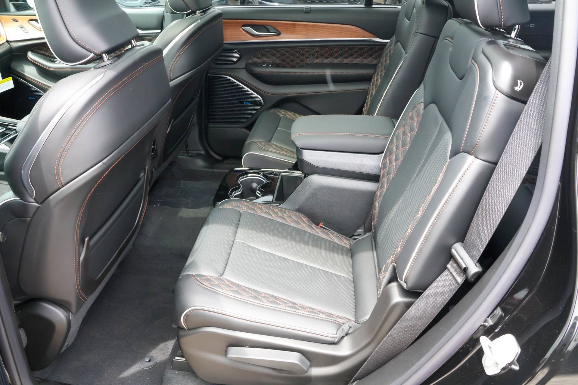 New 2026 Jeep Grand Cherokee L Summit w/ Obsidian Package AWD/4WD image 15