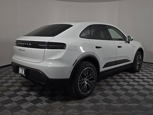 Certified 2025 Porsche Macan 4S Electric image 7