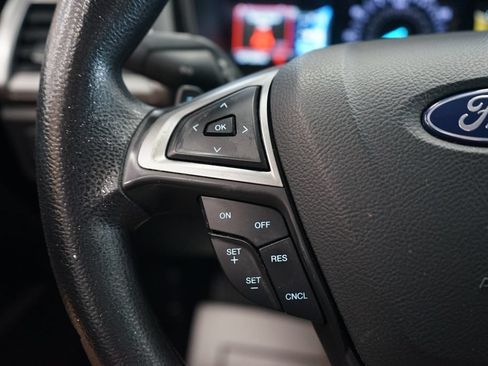 Used 2018 Ford Fusion SE w/ Fusion SE Technology Package FWD image 30