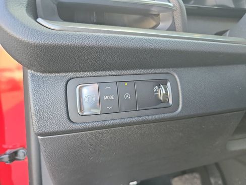 New 2026 Chevrolet Traverse LT w/ Sun and Wheel Package FWD image 27