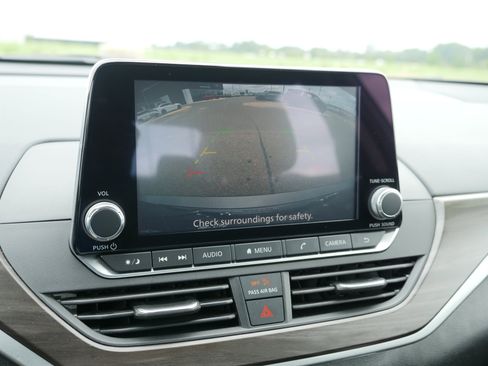 Used 2024 Nissan Altima 2.5 SV image 22