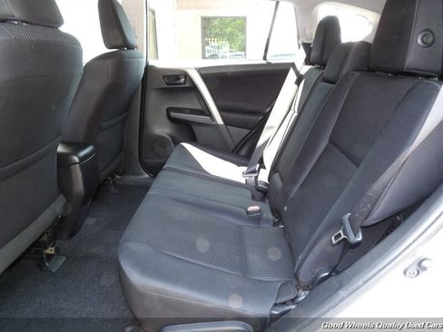 Used 2016 Toyota RAV4 LE FWD image 14