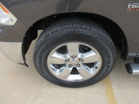 Used 2015 RAM 1500 Lone Star AWD/4WD image 3