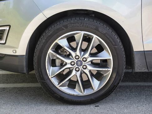Used 2018 Ford Edge Titanium w/ Equipment Group 302A FWD image 9