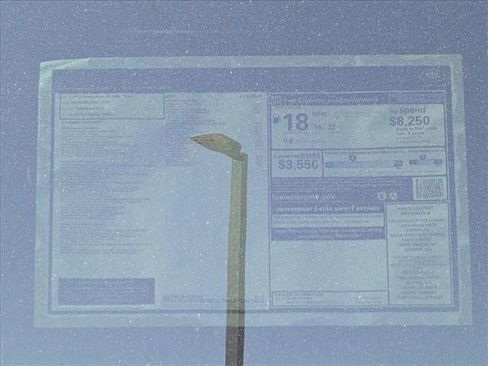 New 2025 Land Rover Range Rover Long Wheelbase SE image 18