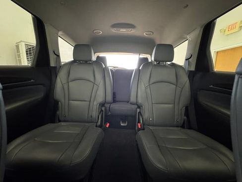 Used 2021 Buick Enclave Essence w/ Sound and Sites Package FWD image 7