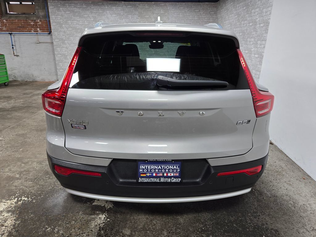 Used 2023 Volvo XC40 B5 Core w/ Climate Package AWD/4WD image 45
