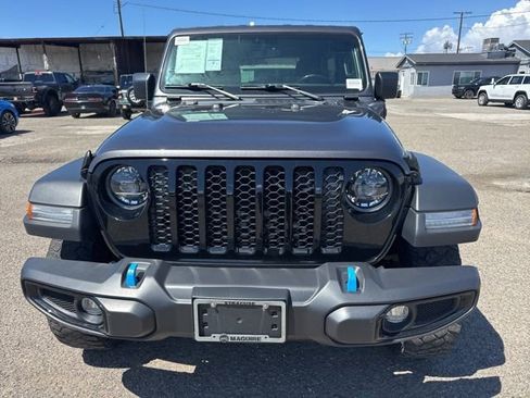 Used 2023 Jeep Wrangler Unlimited w/ Cold Weather Group AWD/4WD image 2