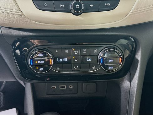 Used 2023 Buick Encore GX Essence w/ Experience Buick Package FWD image 15