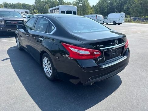 Used 2016 Nissan Altima 2.5 S w/ Power Driver Seat Package FWD image 3