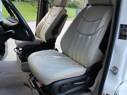 Used 2013 Mercedes-Benz Sprinter 3500 image 22