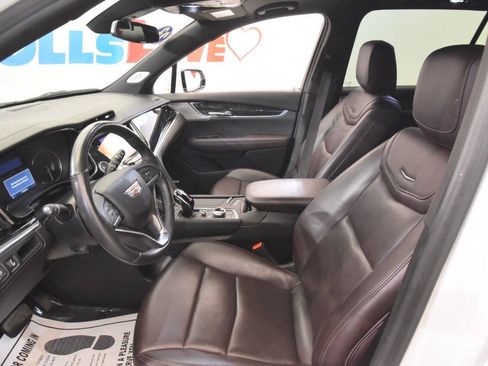 Used 2023 Cadillac XT6 Premium Luxury AWD/4WD image 13