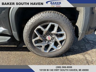 New 2026 GMC Sierra 1500 SLT w/ SLT Premium Package