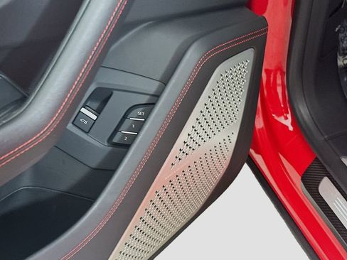 Used 2019 Lamborghini Urus image 21