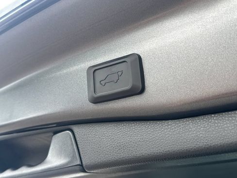 Used 2025 Toyota RAV4 XLE w/ Convenience Package AWD/4WD image 8