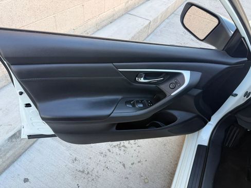 Used 2017 Nissan Altima 2.5 SR w/ Midnight Edition Package image 14