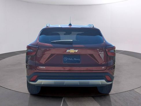 Used 2025 Chevrolet Trax LT w/ Driver Confidence Package FWD image 4