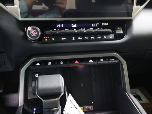 New 2026 Toyota Tundra Limited AWD/4WD image 20