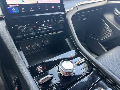 Used 2024 Jeep Grand Cherokee Overland w/ Adv Protech Group III image 13