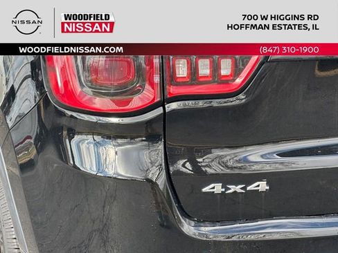 Used 2017 Jeep Compass Latitude w/ Popular Equipment Group AWD/4WD image 14