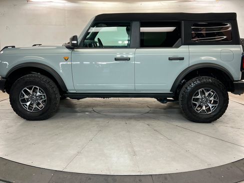 Used 2023 Ford Bronco Badlands image 2