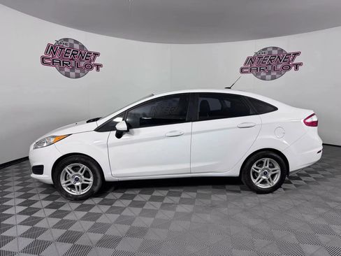 Used 2019 Ford Fiesta SE image 4