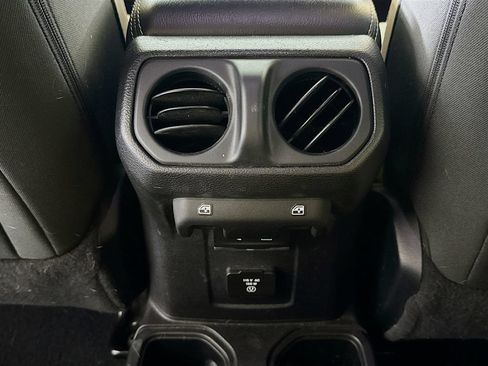 Used 2018 Jeep Wrangler Unlimited Sahara w/ Safety Group AWD/4WD image 24