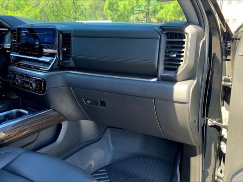 Used 2025 Chevrolet Silverado 1500 LT Trail Boss w/ Dark Appearance Package image 19