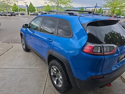 Used 2019 Jeep Cherokee Trailhawk w/ Comfort/Convenience Group AWD/4WD image 4