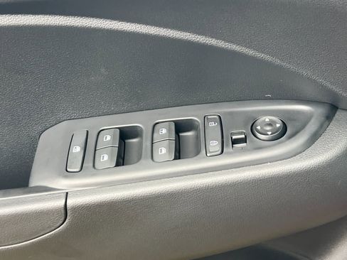 New 2026 Hyundai Venue SE image 13