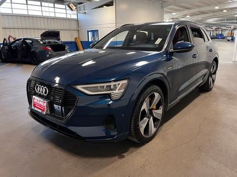 Used 2022 Audi e-tron Premium Plus w/ Premium Plus Package AWD/4WD image 6