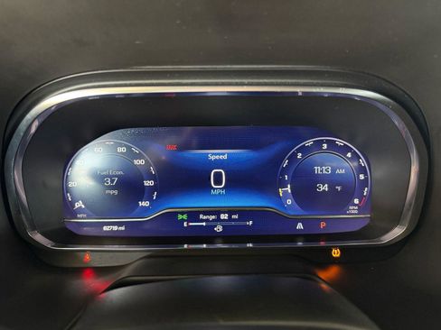 Used 2023 Chevrolet Suburban Premier image 9