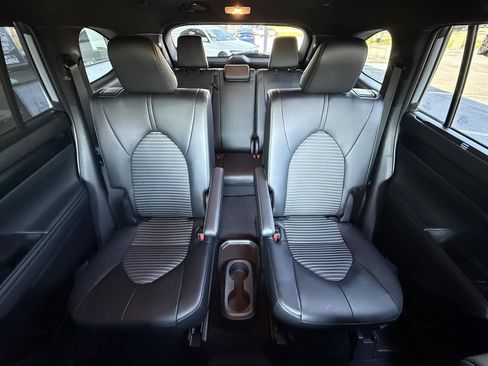Used 2025 Toyota Highlander XSE image 38