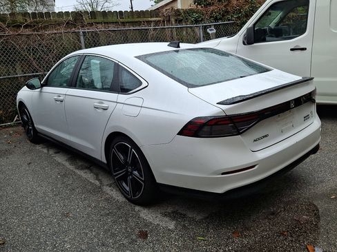 Used 2023 Honda Accord Sport image 3