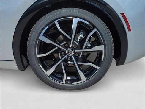 New 2026 Toyota Prius Plug-In Hybrid FWD image 9