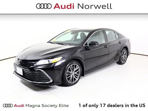 Used 2023 Toyota Camry XLE w/ Cold Weather Package AWD/4WD image 10