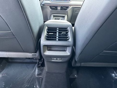 New 2026 Volkswagen Tiguan SE image 31