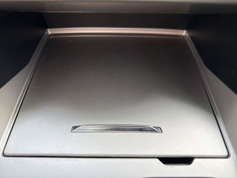 Used 2022 Ford Explorer XLT w/ Equipment Group 202A image 38